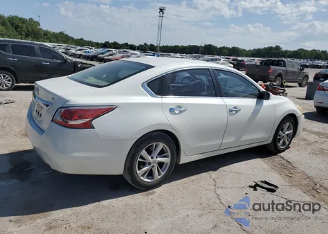 2015 Nissan Altima 2.5 z USA, uszkodzony, nr VIN 1N4AL3AP9FN369028